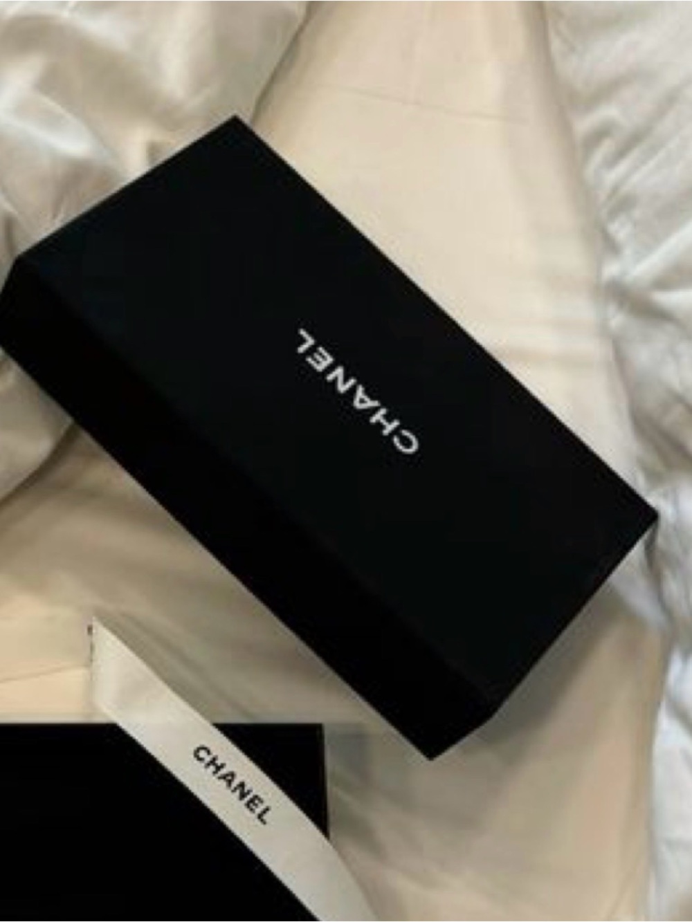 ♥️ CHANEL XL Black Box with White Branded Ribbon